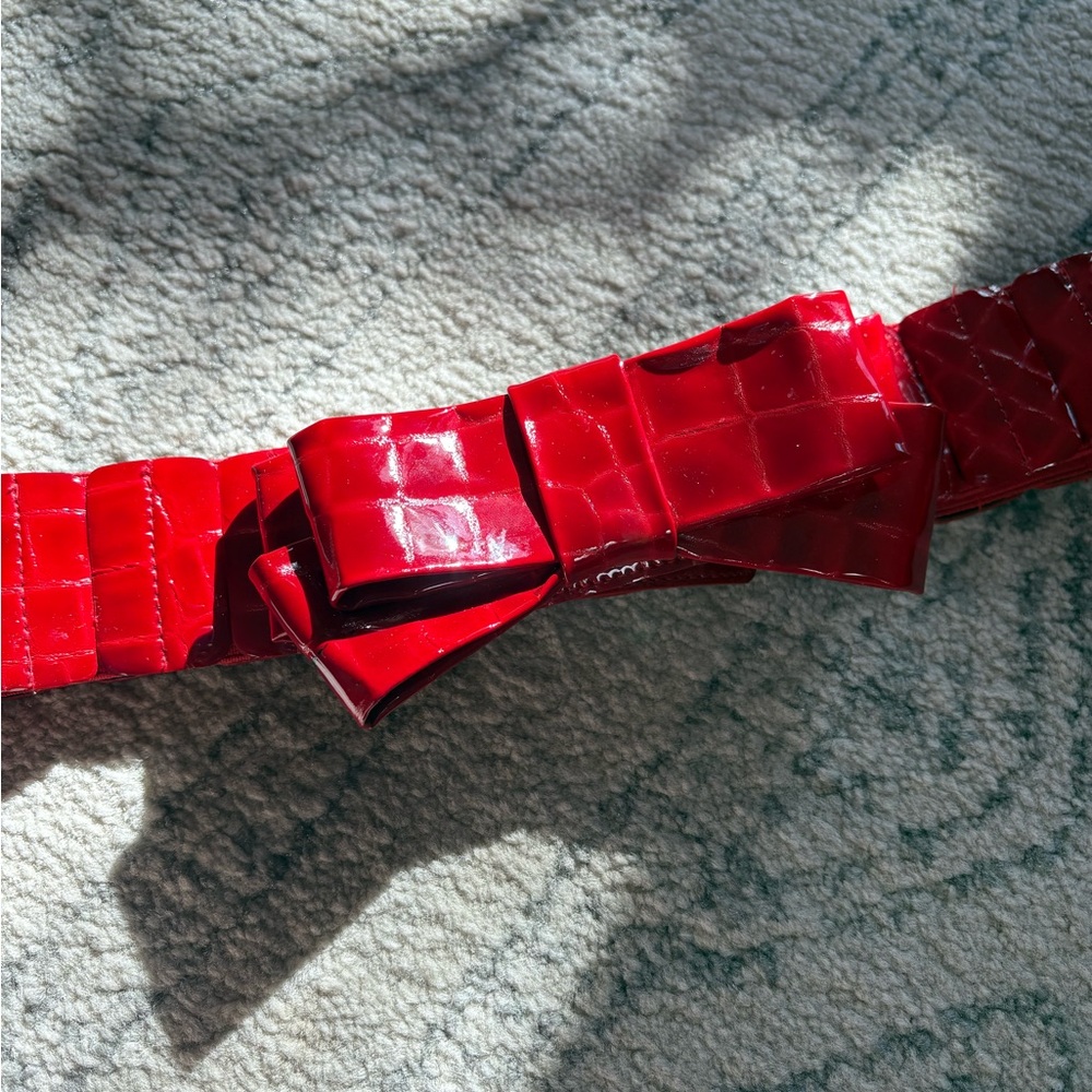 Elegant Red Bow Belt Sandy Duftler